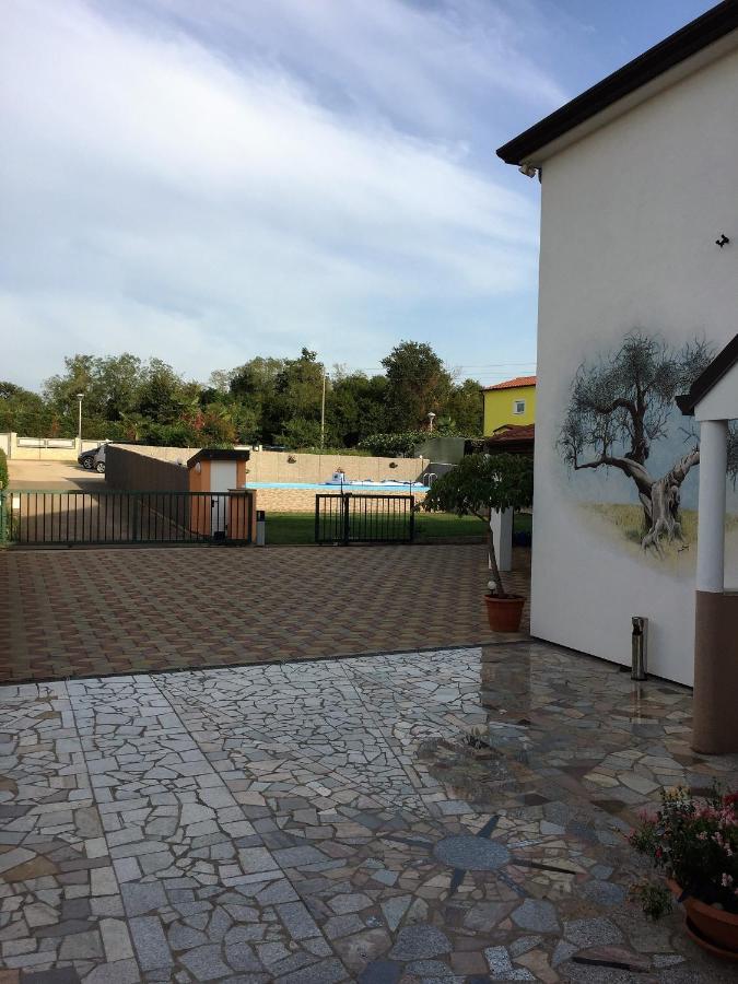 Pension Nina Umag Exterior foto